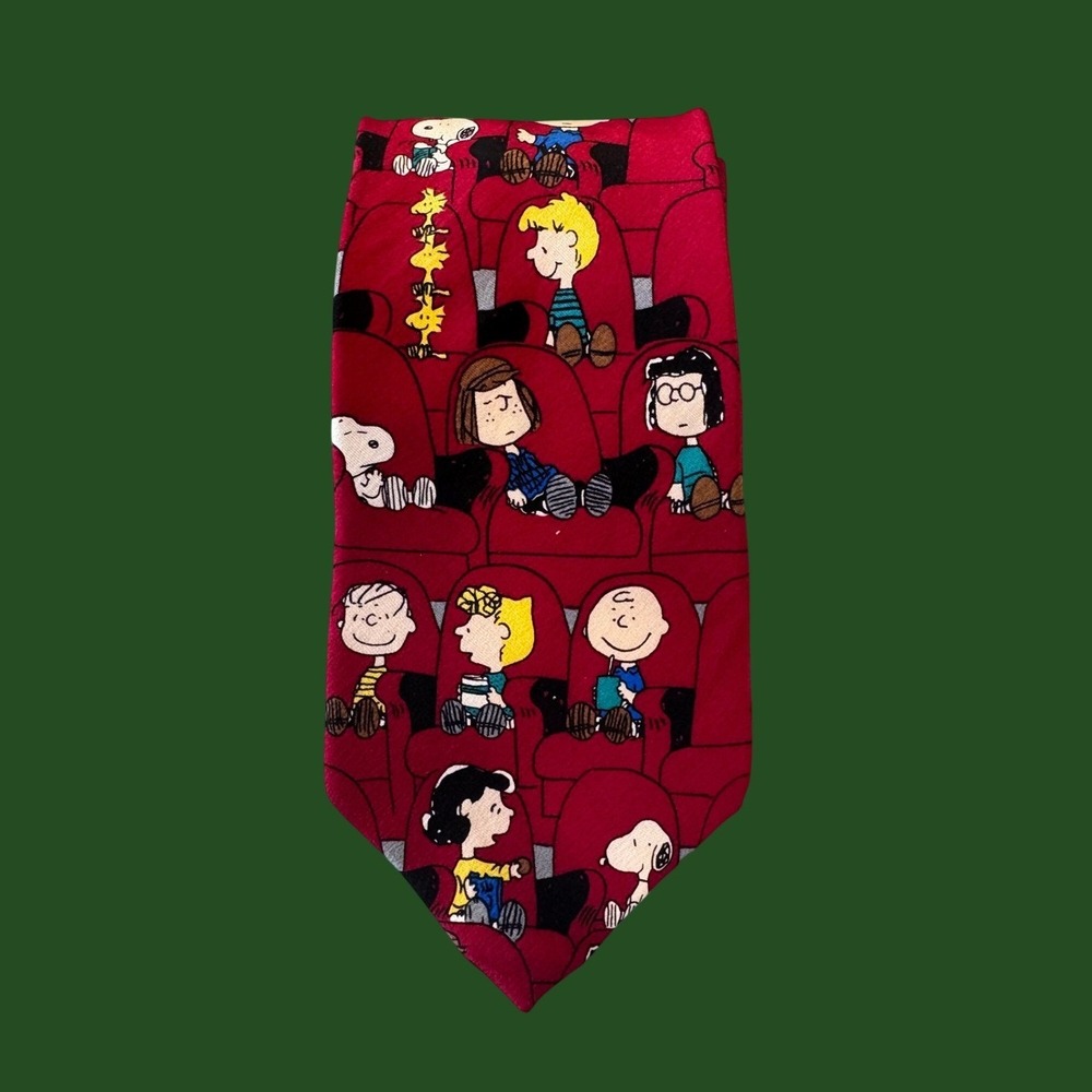 Peanuts Movie Theater Gang Tie OS Red Snoopy Charlie Brown Novelty Necktie